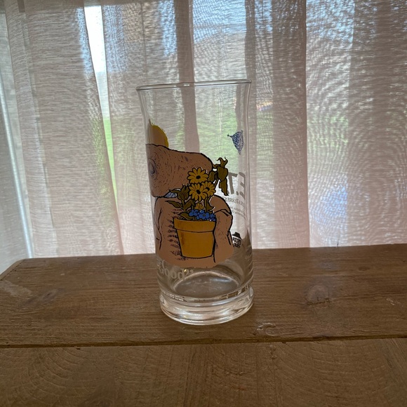 1982 universal studios glass E.T collectors cup - Picture 2 of 6